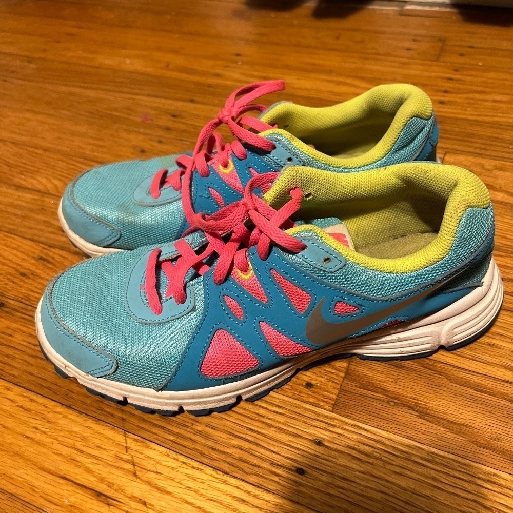 Nike youth sneakers size 7